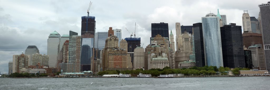 Manhattan skyline - USA 2011 by Mauro Zoch