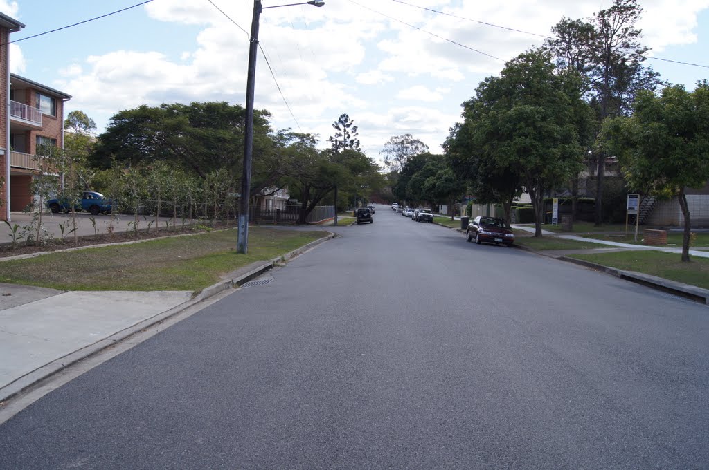 Indooroopilly Road looking West by robsonap