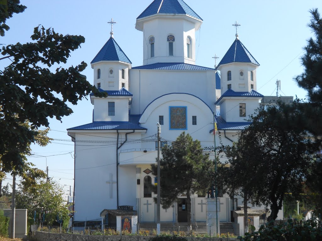 Biserica Inaltarea Domnului Ploiesti-Romania by truscanys