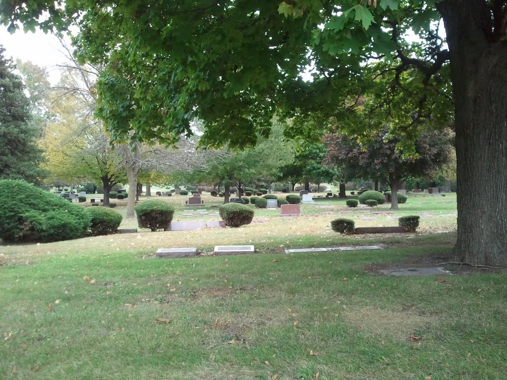 Clarendon Hills Cemetary by Kolbeck