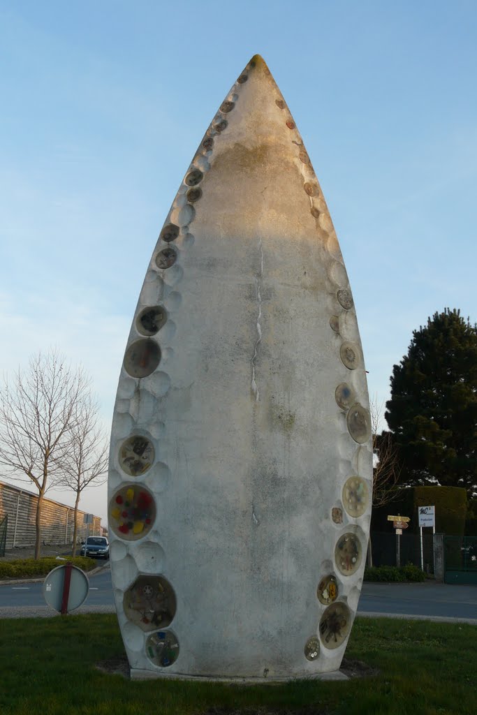 Clisson, parc d'activité de Tabari, rond-point feuille de laurier by tofil44