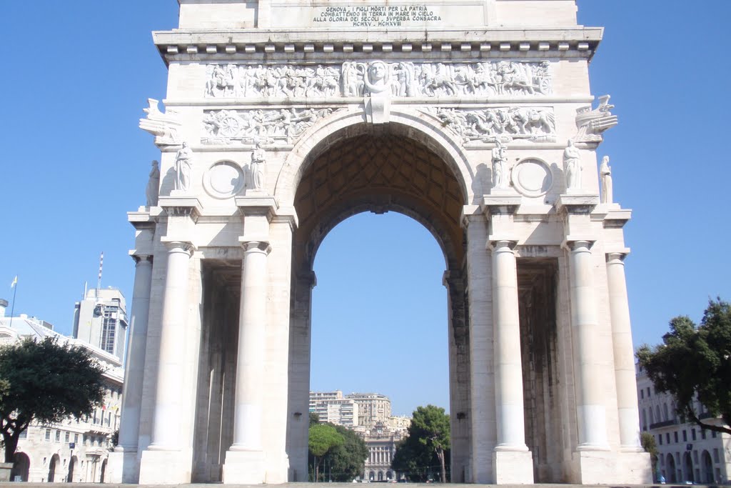 Arco della vittoria (war memorial) by Radek Materna