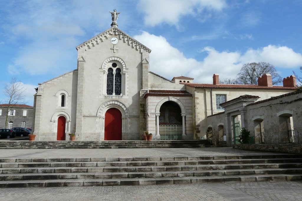 Clisson, église de la Trinité by tofil44