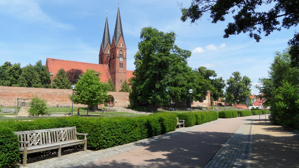 Neuruppin mit Klosterkirche by Wandervogel