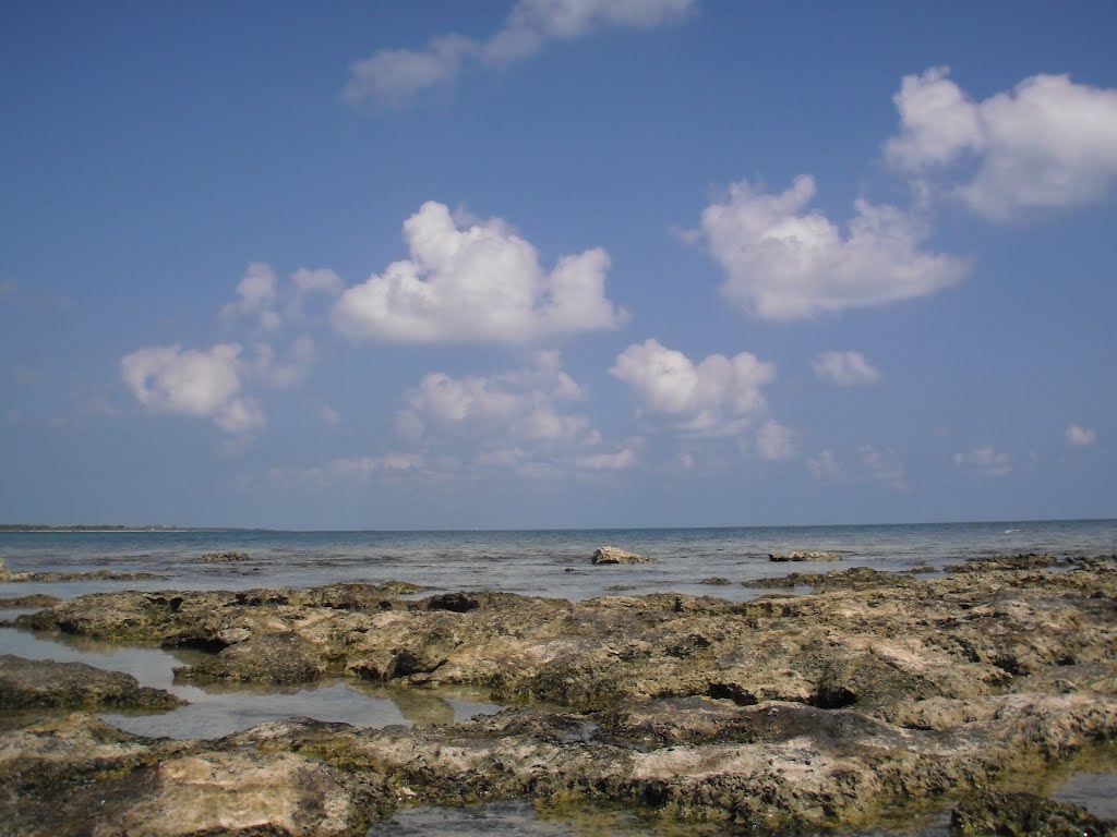 Island off Bahia Honda by hikethereef