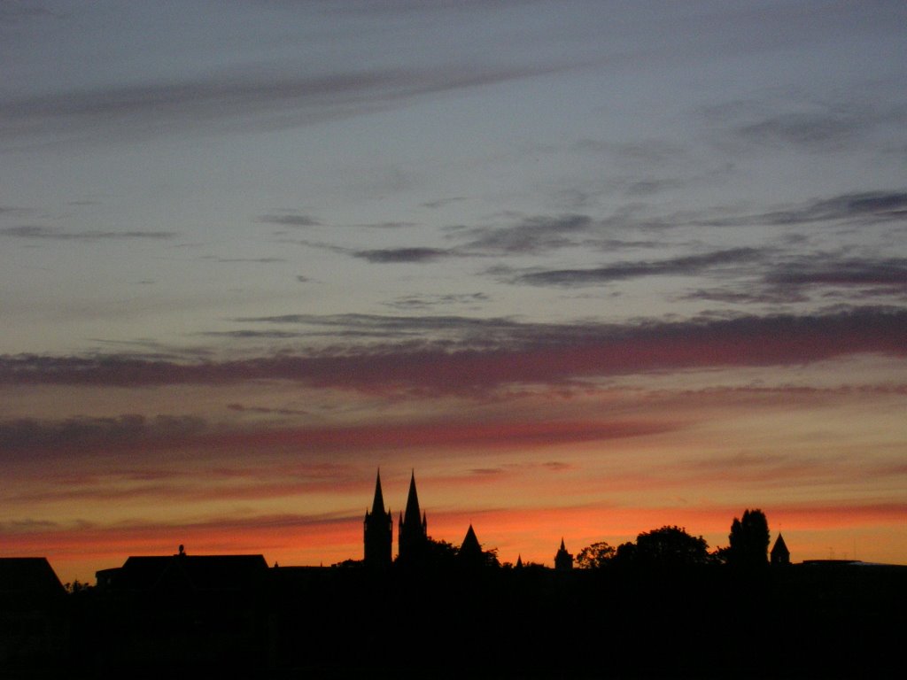 Coucher de soleil sur la prairie by florent14