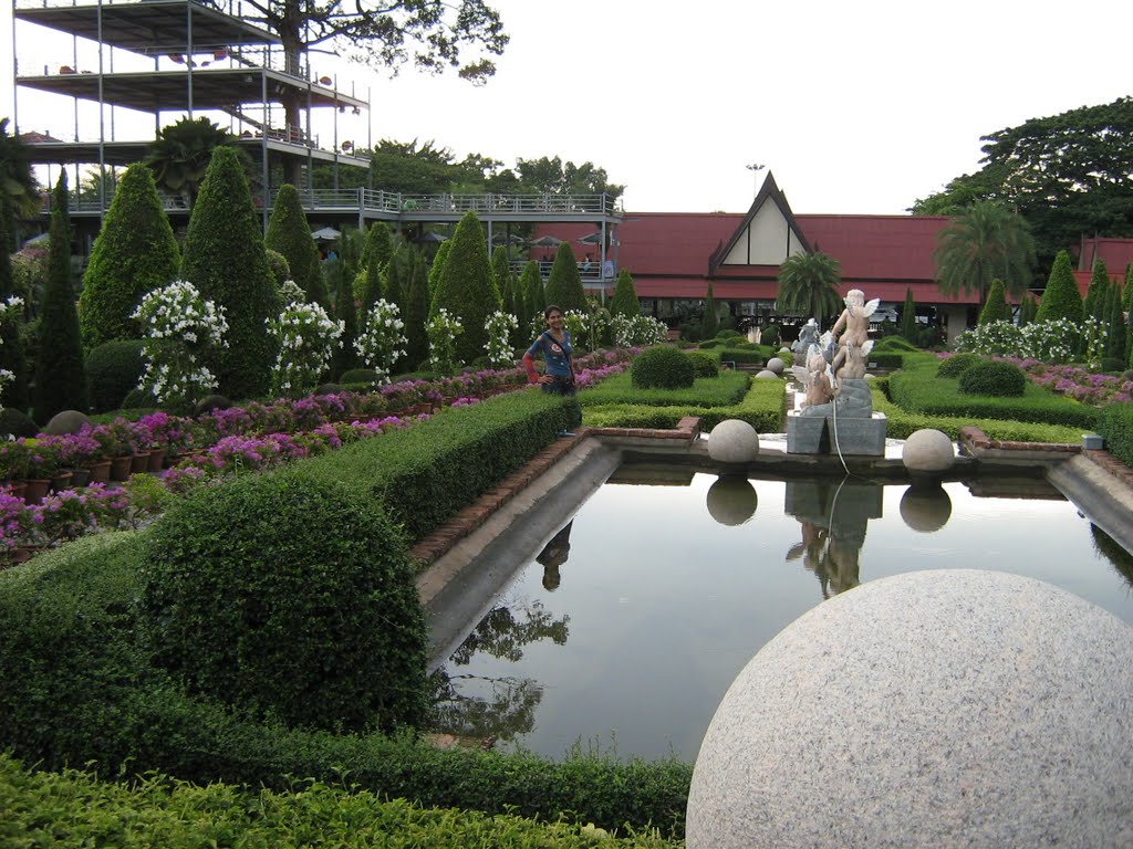 Nong Nooch Tropical Garden by Geri221160