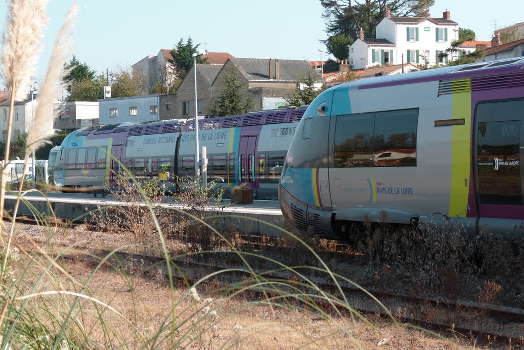 Gare de Pornic au repos by hbtrain