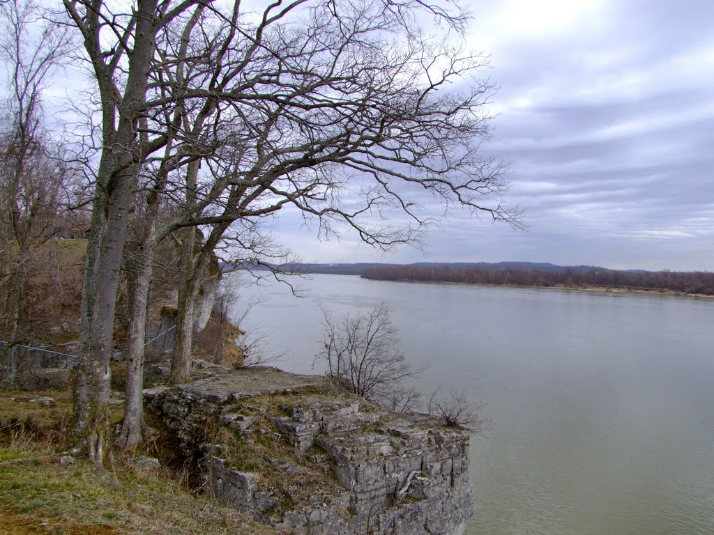 Ohio River at Cave in Rock State Park looking East by Ministry for Informa…