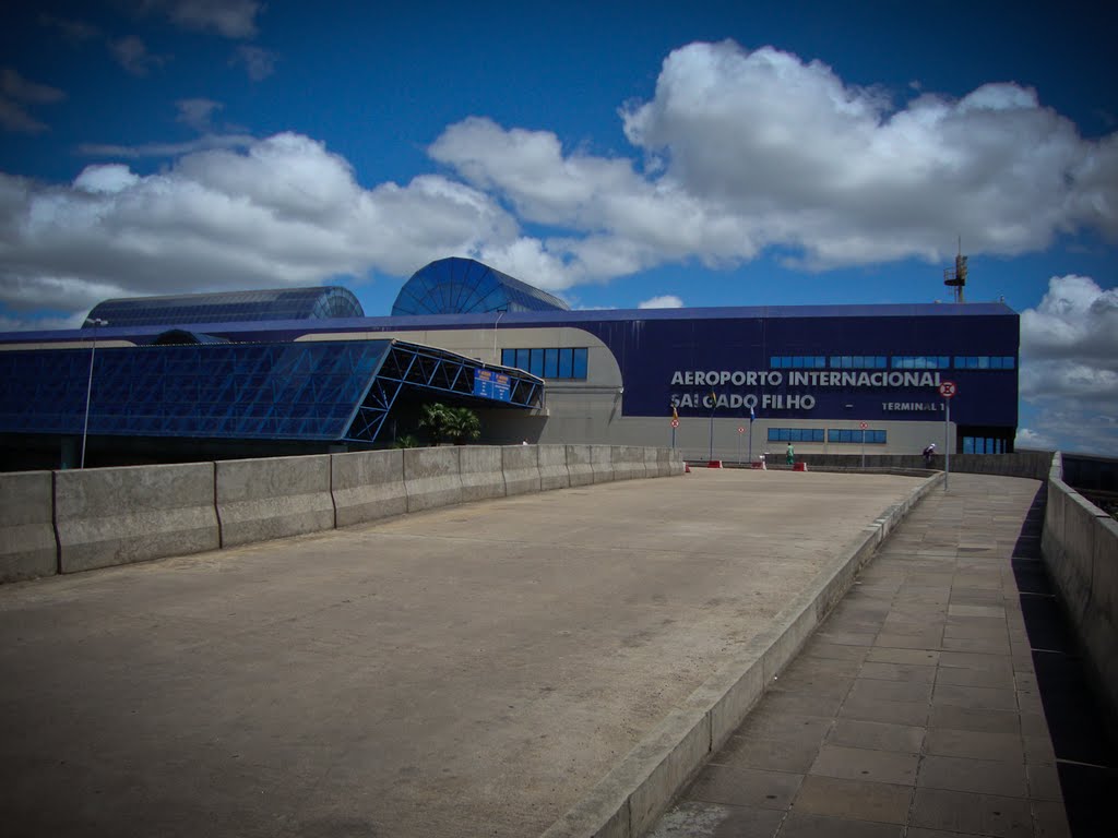 Entrada do Aeroporto Salgado Filho, Porto Alegre by Sérgio Kucera