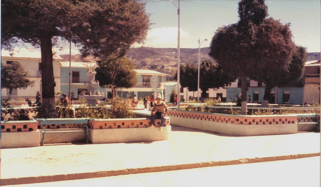 Plaza de Armas - Puquio by G. Revilla S.