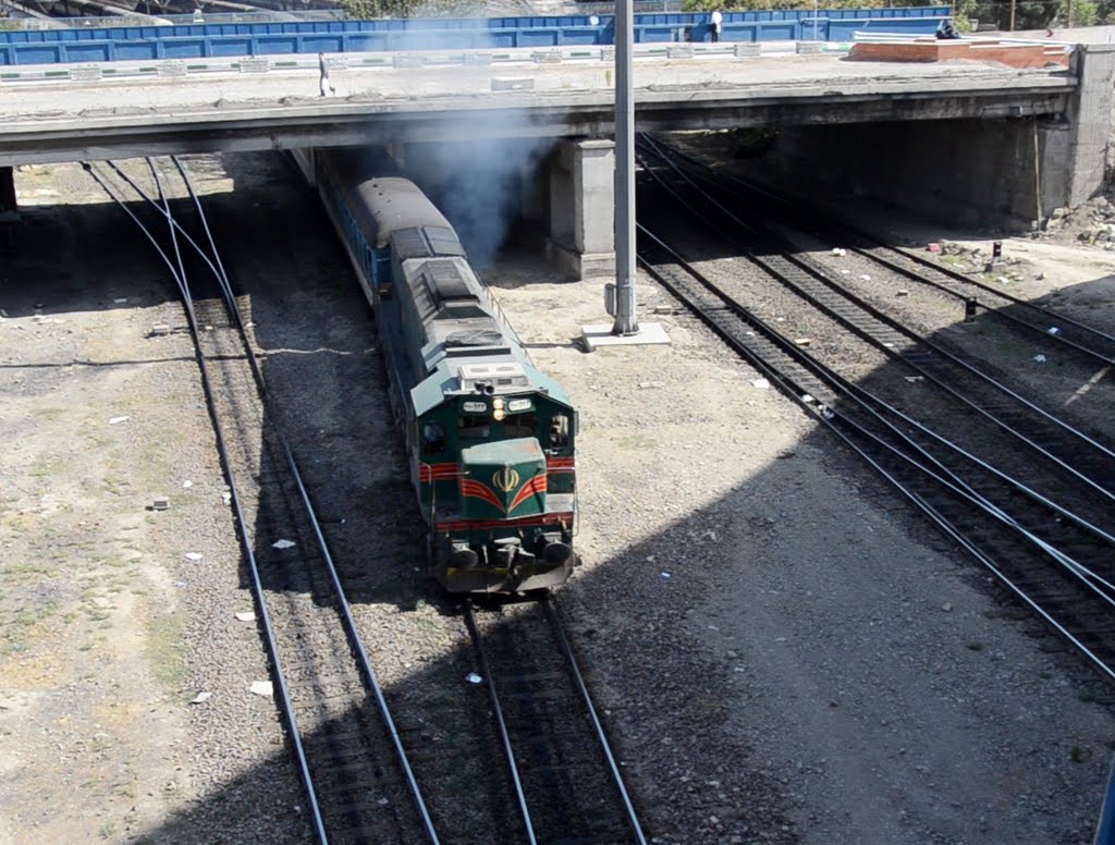 قطار خرمشهر by RAILROAD PHOTO