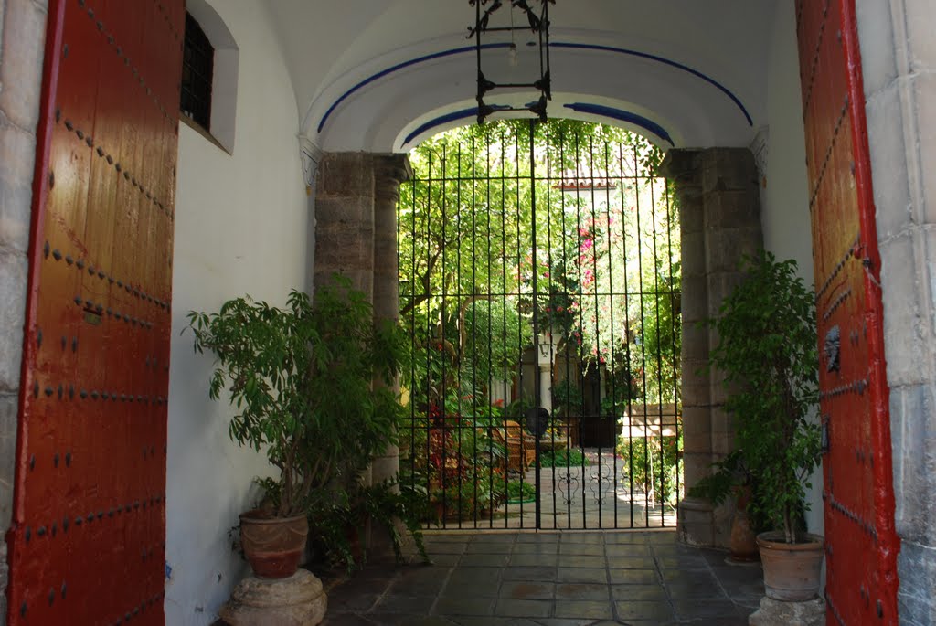 Entrada a casa palacio Trillo Figueroa s.XVIII(f) by Ferlancor Pano Yes