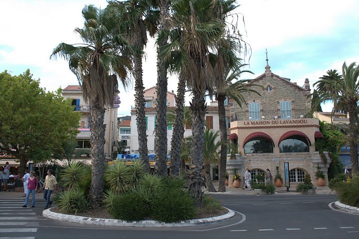 Le Lavandou, Centre by David Krhut