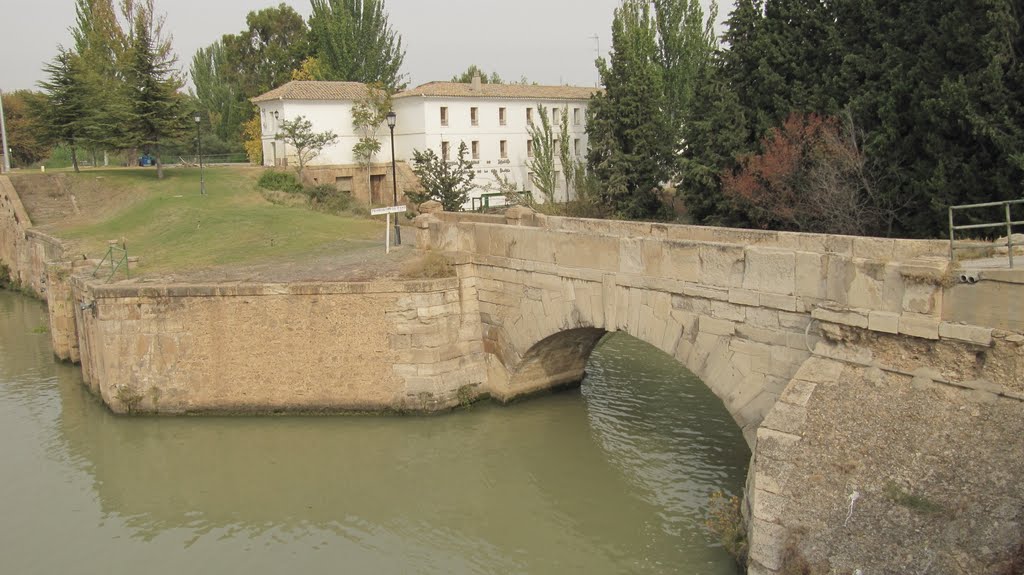 Zaragoza, Canal Imperial de Aragón en Casablanca. by Asenvi