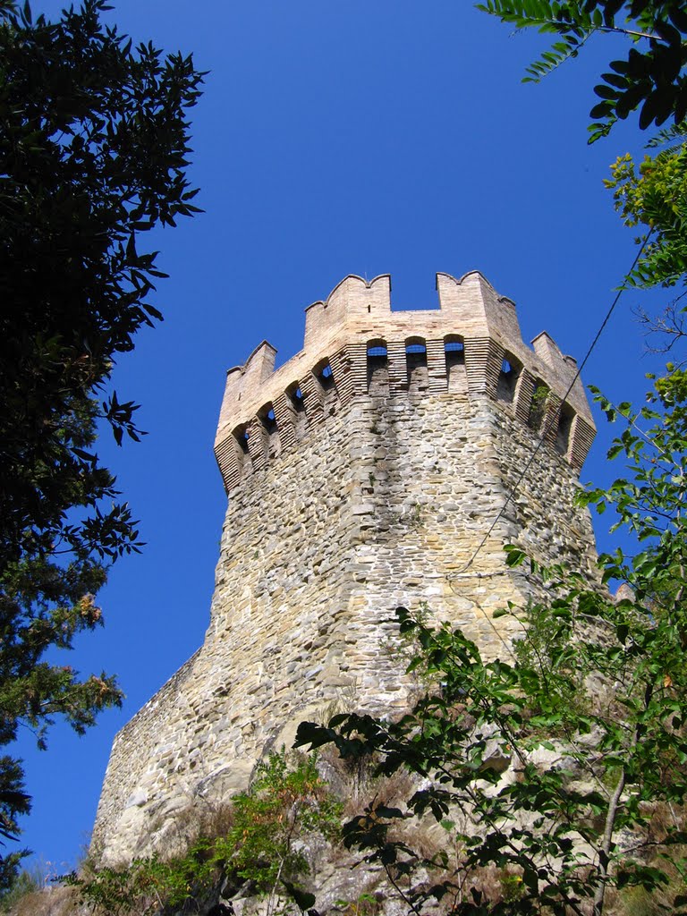 Castello di Arquata del Tronto by ANDREA GERVASONI