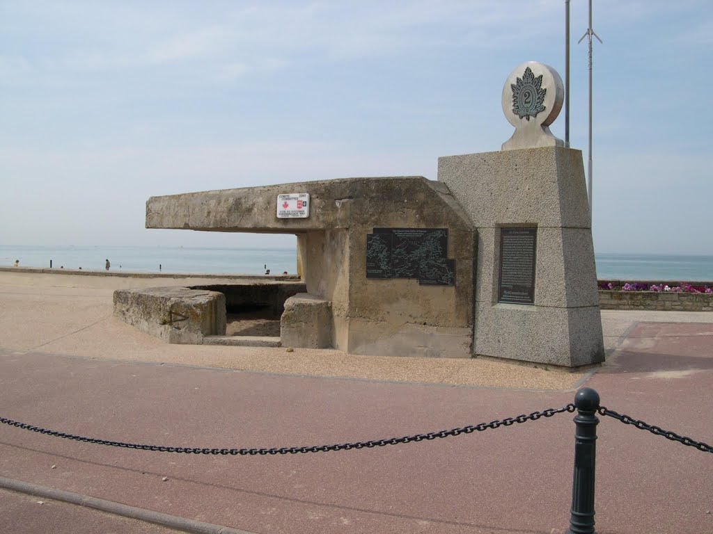 Point d'appui WN28 à Bernières-sur-Mer by Emmanuel Romanet