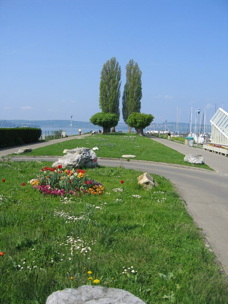 Am Hafen von Unteruhldingen by wernerw