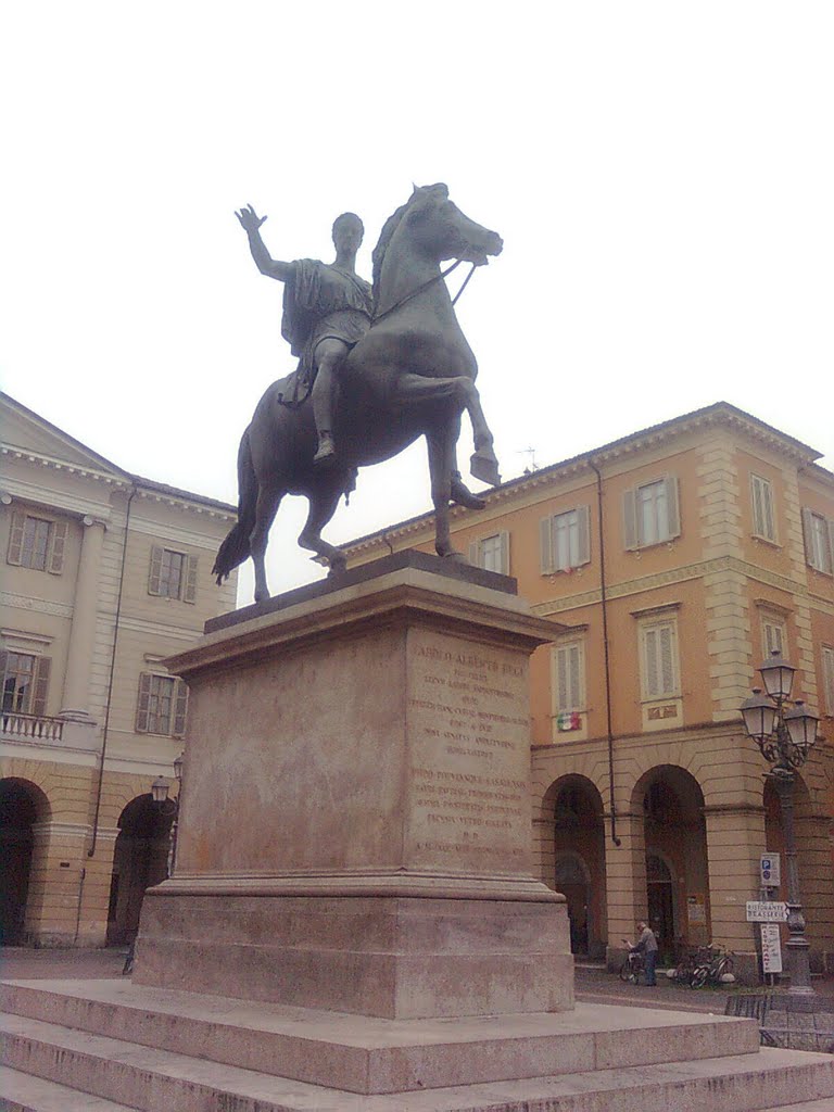 Monumento equestre in Piazza Mazzini by Lorenzo Pavetto