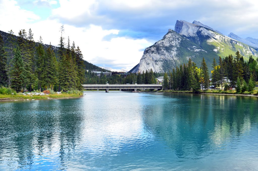 Bow River Banff Canadian Rocky Mountain Canada 加拿大 洛磯山脈 班芙 by Cheuk