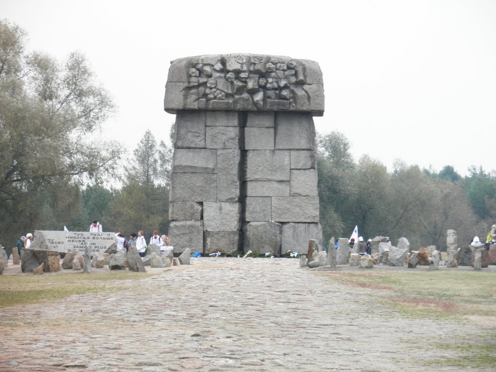 Obóz zagłady Treblinka II-pomnik. (X 2011r) by Waldek Z