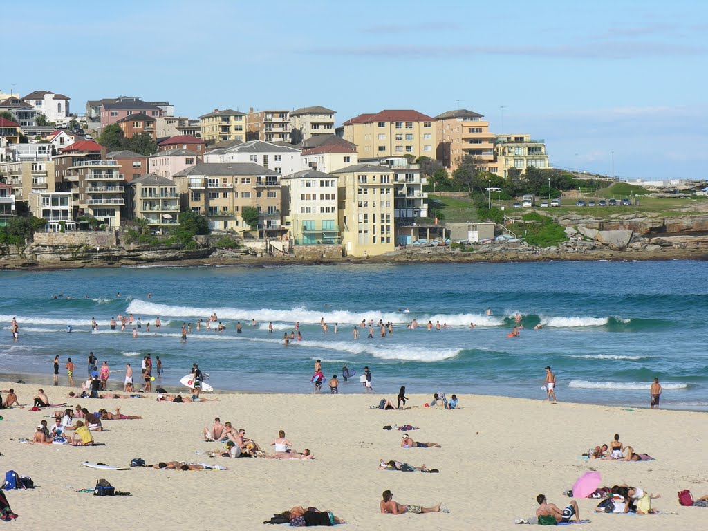 Bondi Beach- Sydney, AU by Carl Rosen