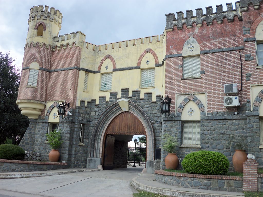 Castillo Fabrega - (Roberto Guzmán) by Cimitarrero