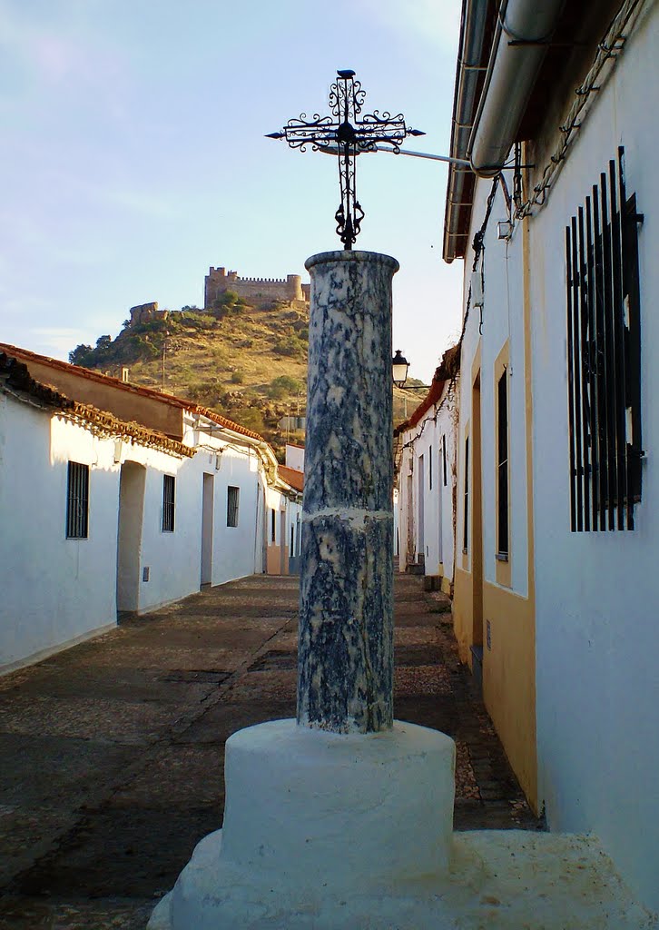 Una cruz en el camino...Calle Zafra by Tgya goya