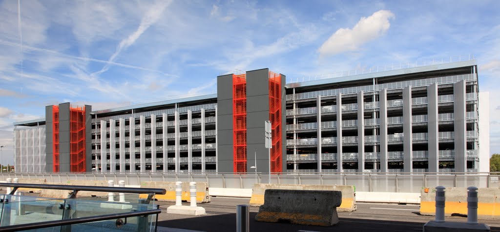 Car Park, Toulouse Blagnac Airport by QuentinUK