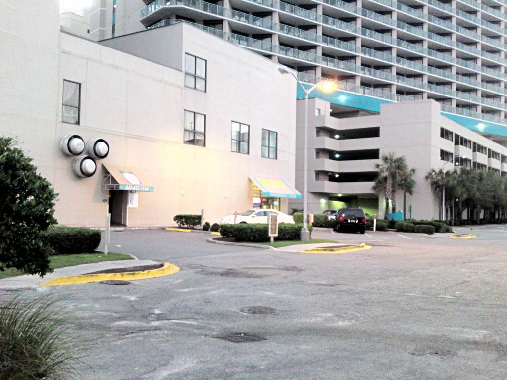 Myrtle Beach, SC. Ocean Blvrd and 74th Ave N. Sand Dunes Resort. by vvb