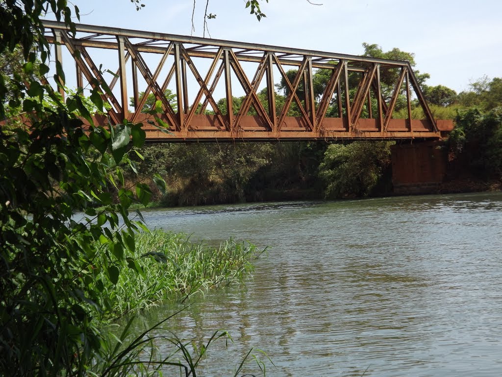 Ponte de Ferro - Rio Pardo by Gleison Grillo