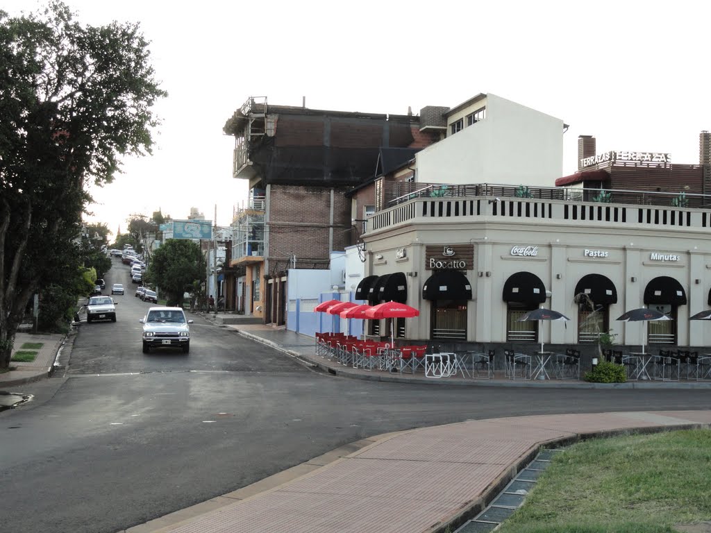 Esquina de San Martín y Coronel López. by chaporriste