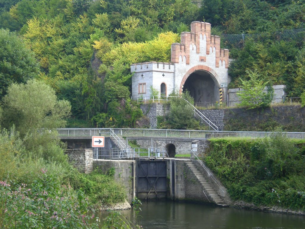 Tunnelensemble in Weilburg by Seälwijer