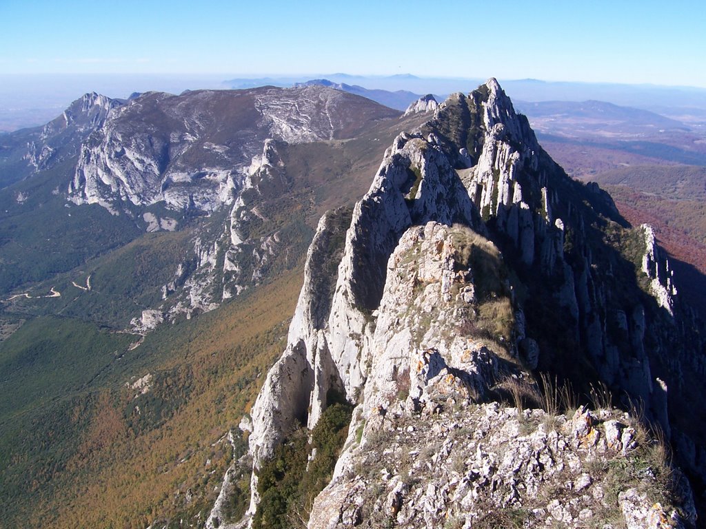 Monte Peña del castillo, mirando al oeste by J.IBAOLA