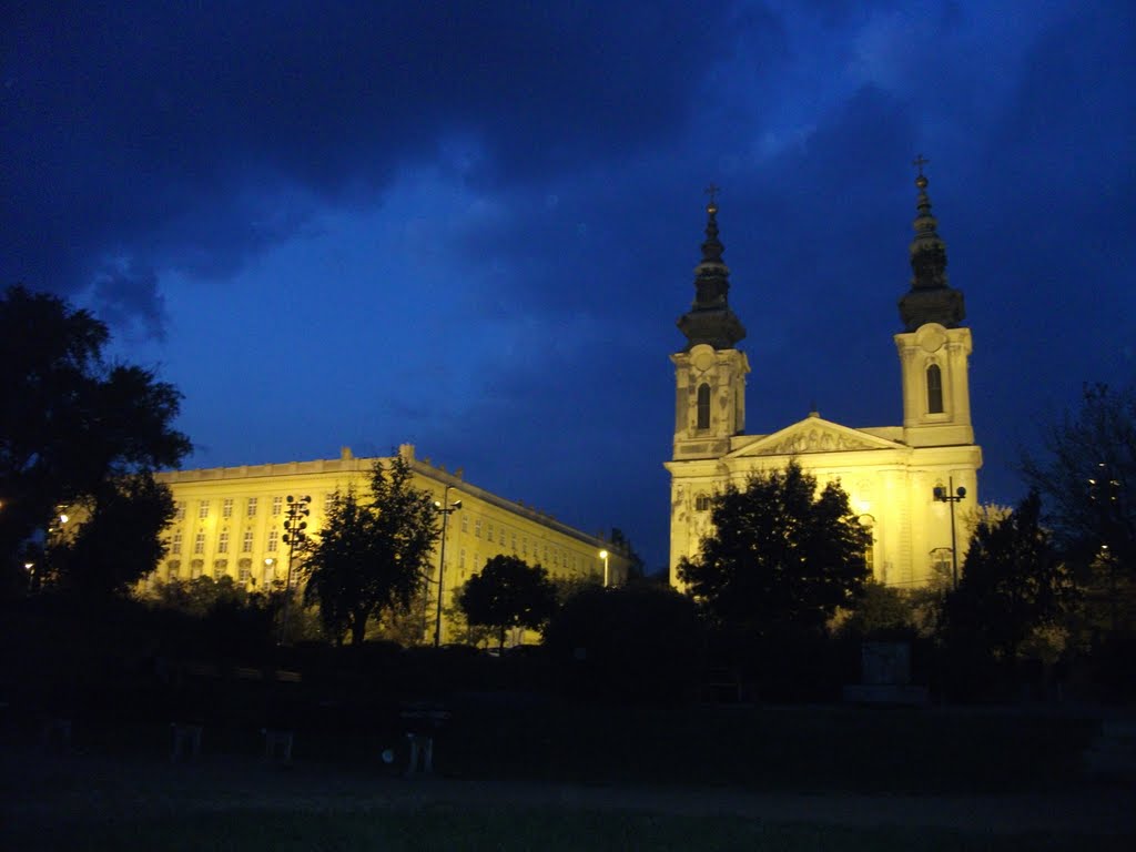 Budapest by Ádám Tihanyi