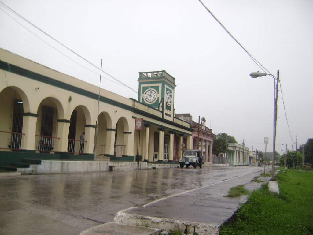 Sede del Gobierno de Camajuaní by Frank Hernandez