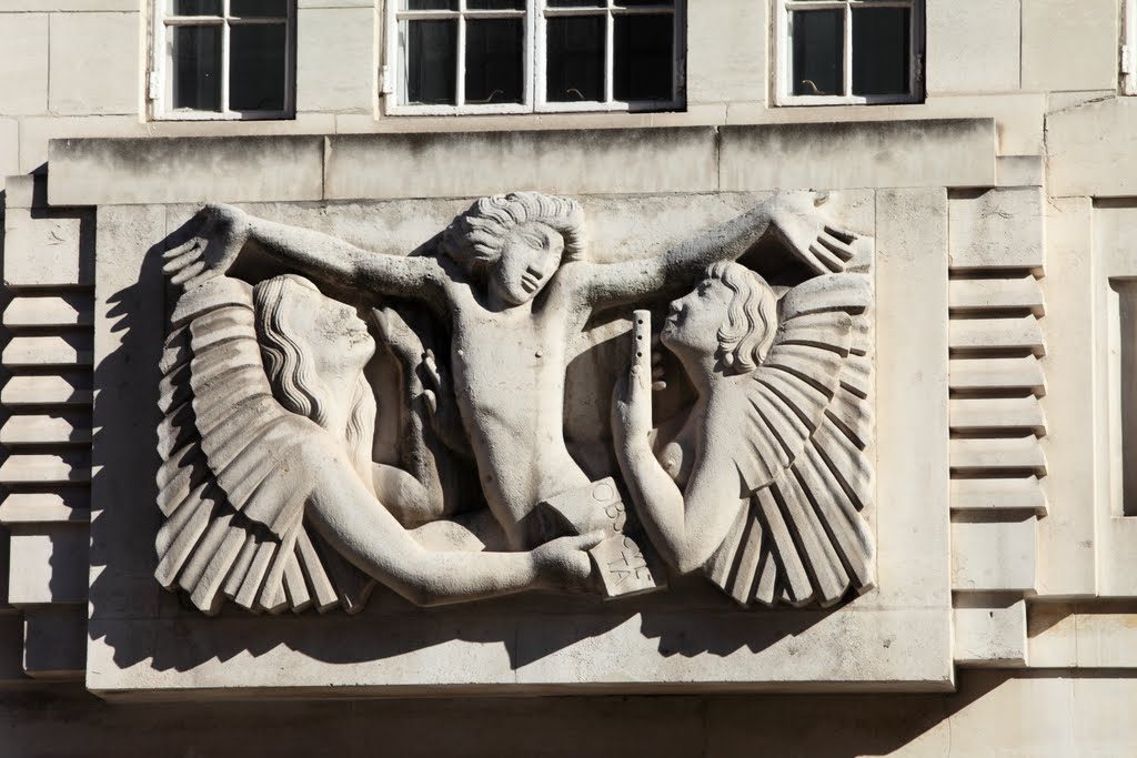 BBC London: Ariel between Wisdom and Gaiety, listen to voice and music, 'Osculta!' 1932 by Eric Gill (1882 – 1940) by QuentinUK