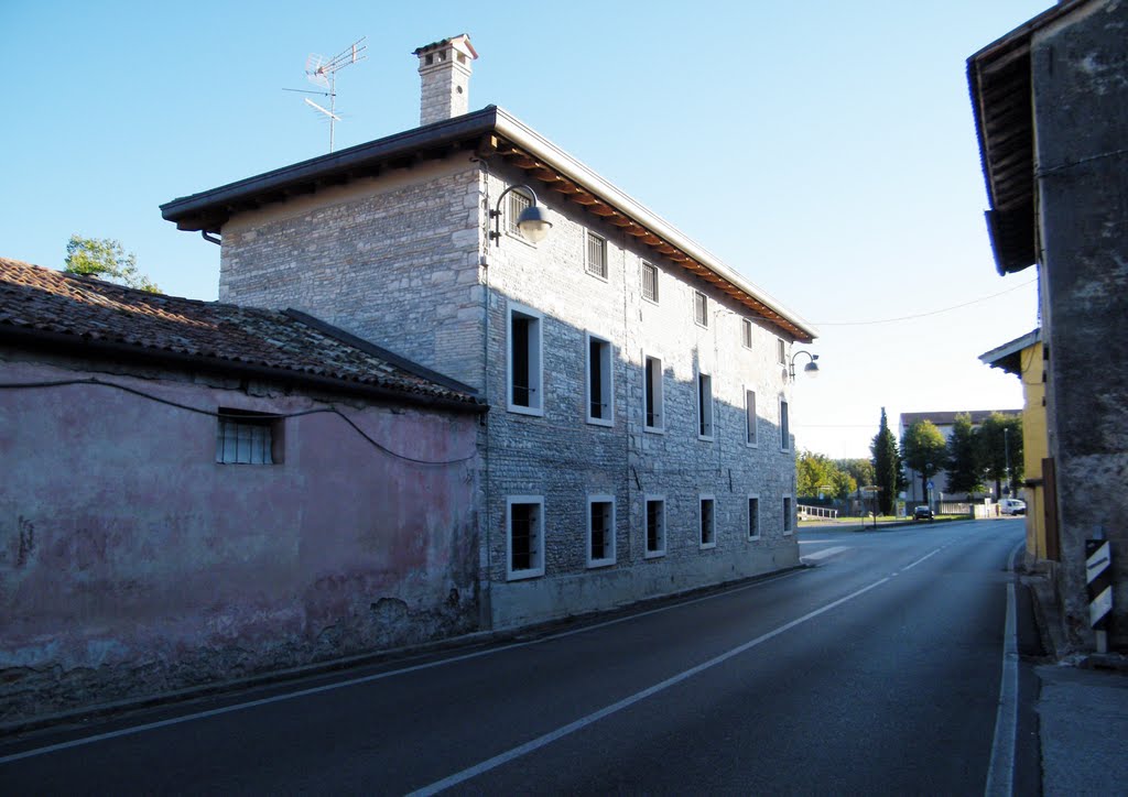 Castello di Porpetto (UD) Via Armando Diaz by Maurizio Tesan