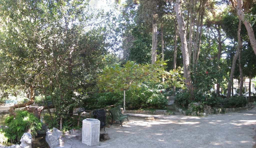 Rodini park entrance by Jan Matthieu