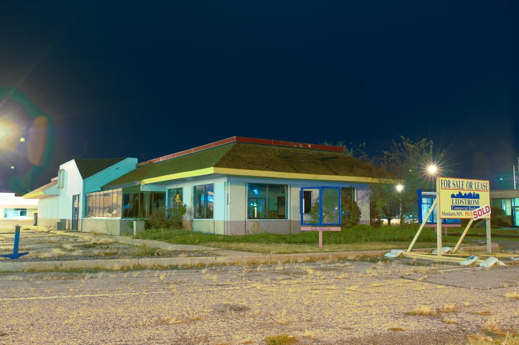 Abandoned Burger King (Have it Your Way) - Mankato, MN - October 16th, 2011 by mnragnar