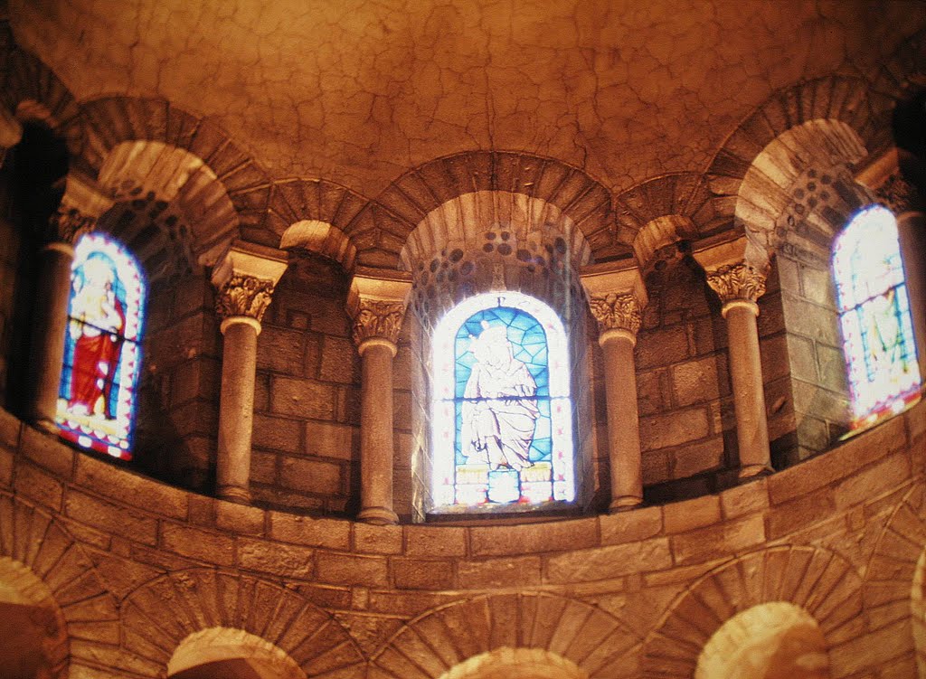 Clermont-Ferrand, Notre-Dame-du-Port 1984 (vor der Restaurierung) - Chor by Wensky