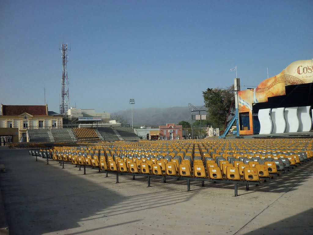 Anfiteatro Cosquin - (Roberto Guzmán) by Cimitarrero