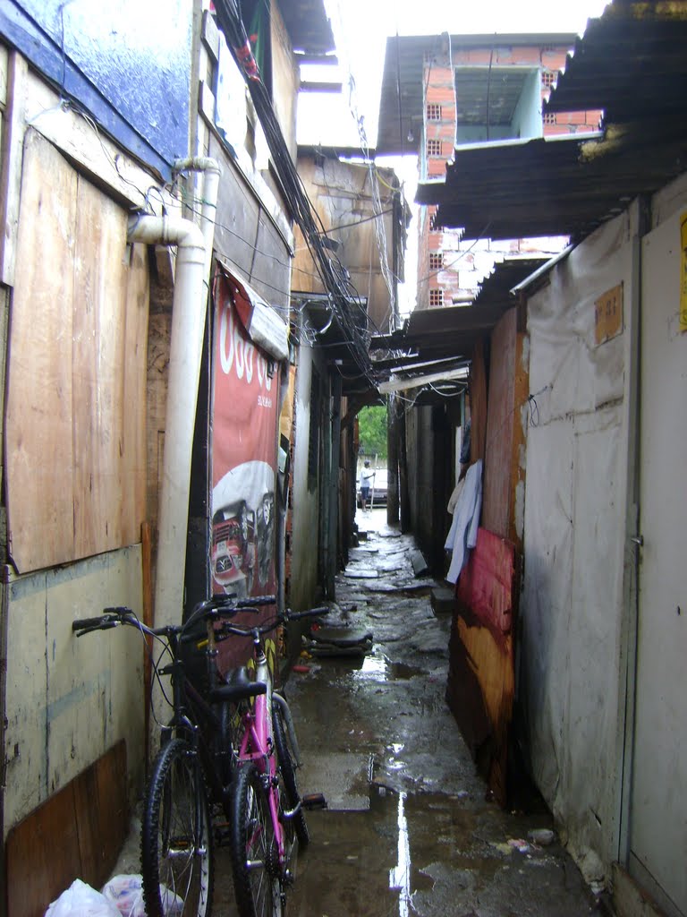 Favela Japiaçu (Favela do Nove) – São Paulo, 2011 by Daniel Souza Lima