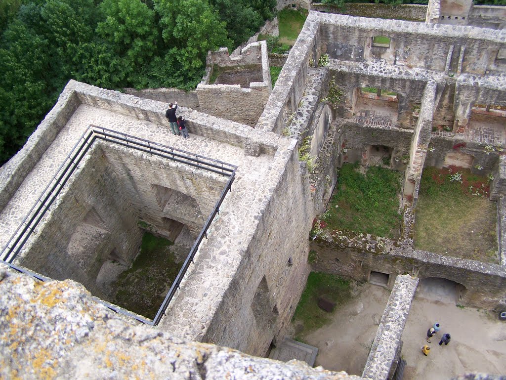 Hrad Landštejn (CZ) - pohled z věže na jižní část hradu by lujerista