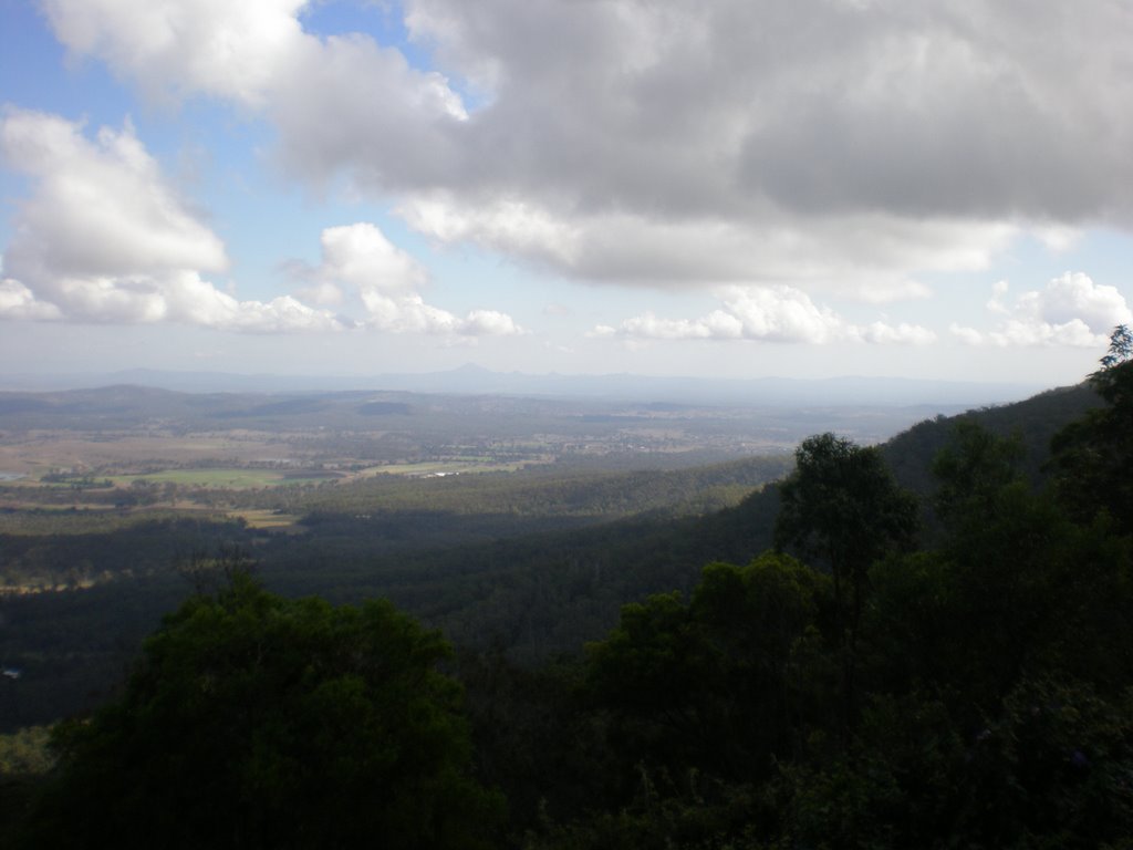 Countryside From Mt Tamborine by kkboy