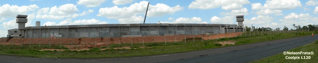 Centro de Detenção Provisória de Cerqueira César - feminina - em construção by Nelson E. C. Frata