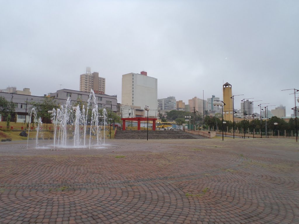 Praça Tomi Nakagawa by Roberto Luiz Todesch…