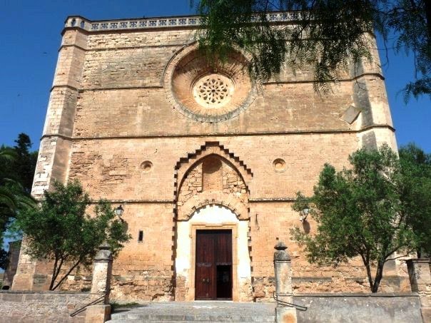 Church of Petra in Mallorca by gabachat