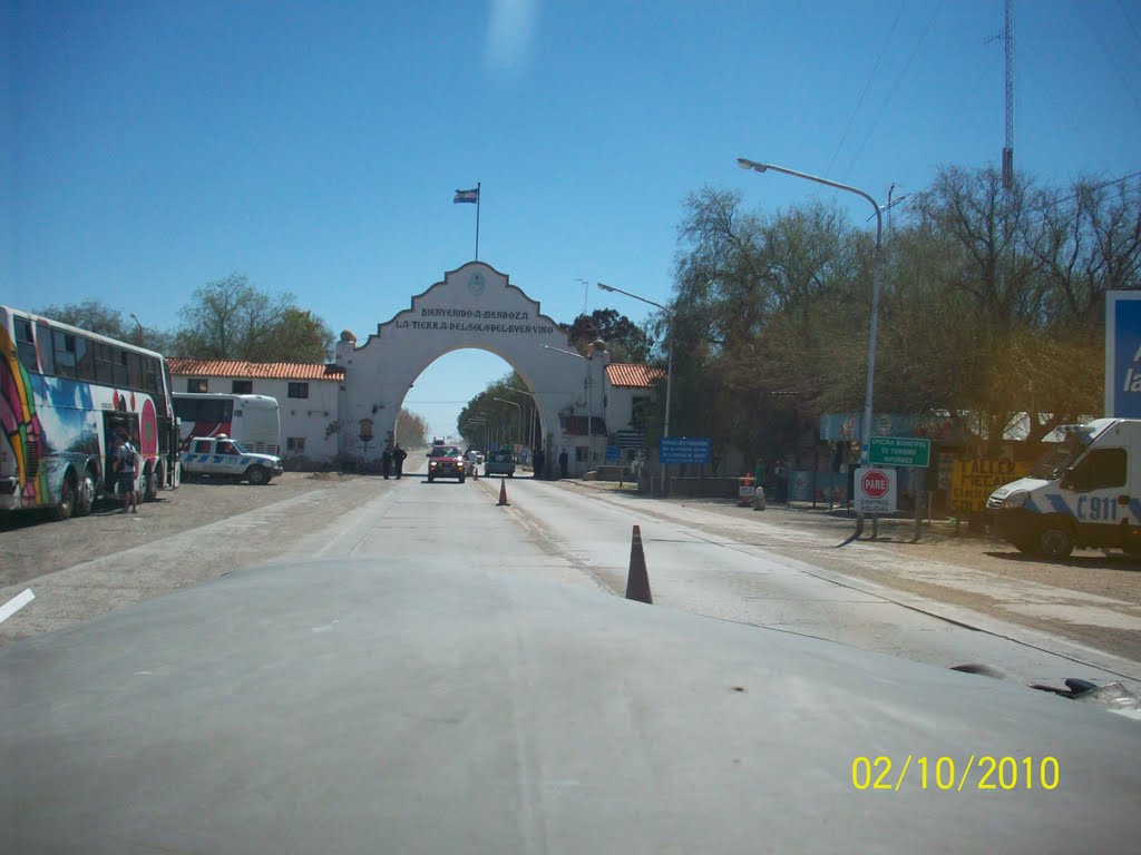 Ingreso a Mendoza, desde San Luis by Wilson Ramiro GONZAL…