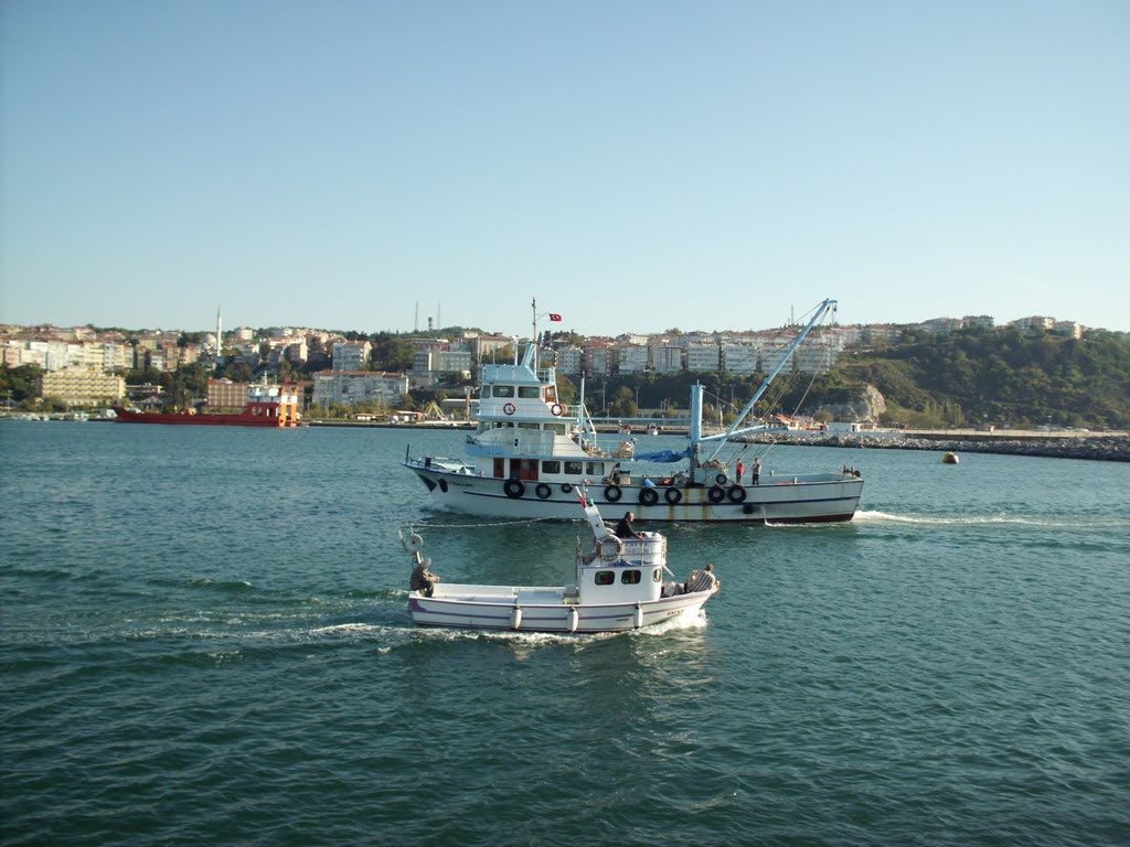 Hacı Kasım, 34980 Şile/İstanbul, Turkey by ozaytanriver